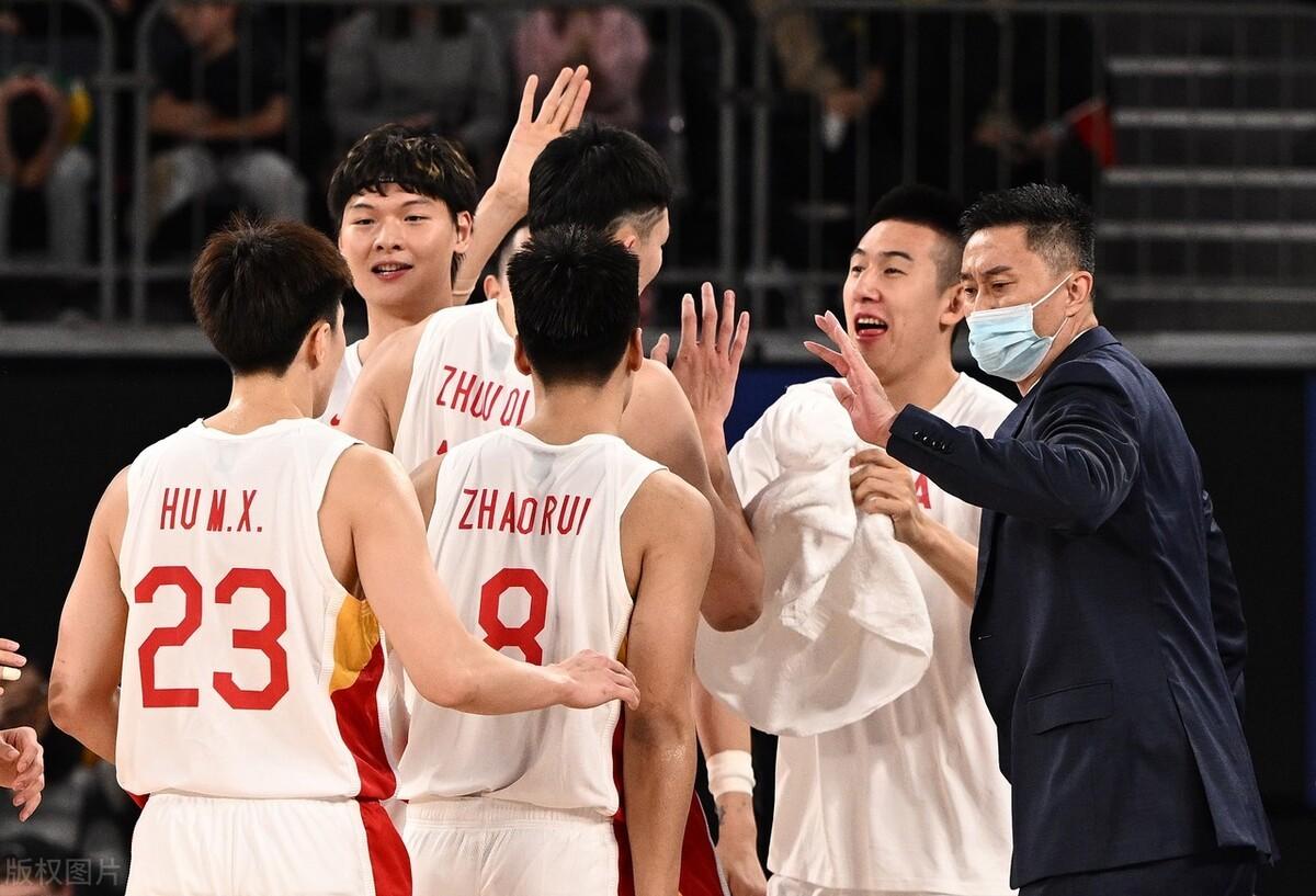 云南男篮在场上大放异彩，击败对手