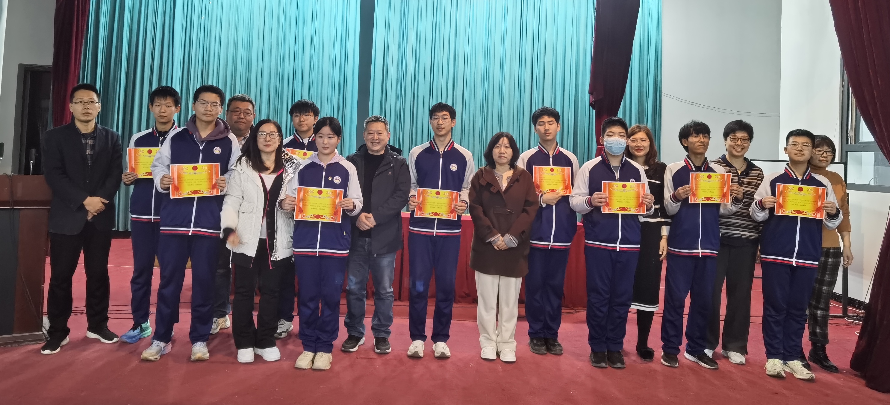 包含进取不懈走向成功，河北队拼搏坚决赢得晋级的词条