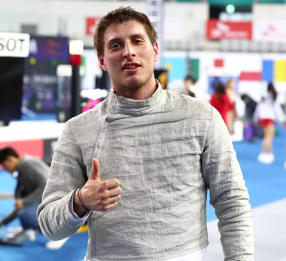 包含匈牙利球队赛后召开紧急会议，磋商对策的词条