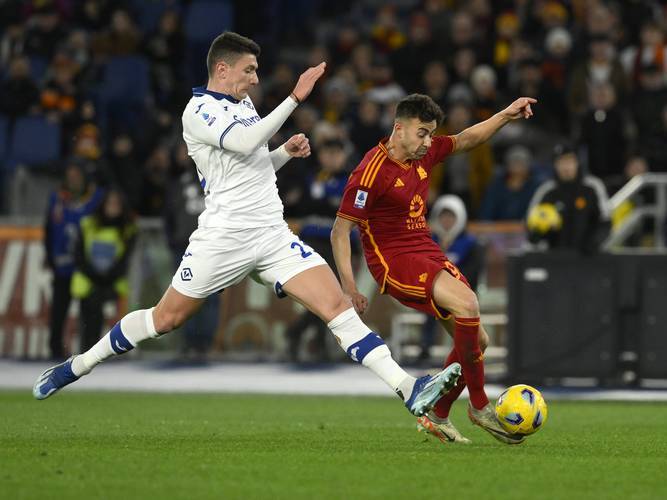 爱游戏在线登录-罗马主场气势如虹，轻松战胜对手