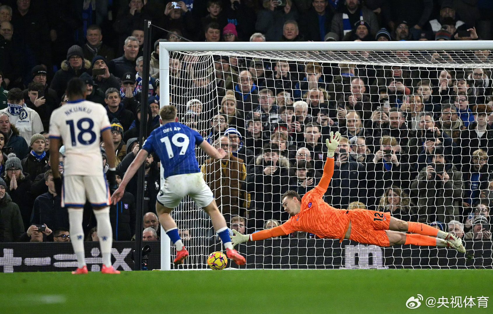 爱游戏官网-切尔西遭遇惨败，球队面临前所未有挑战