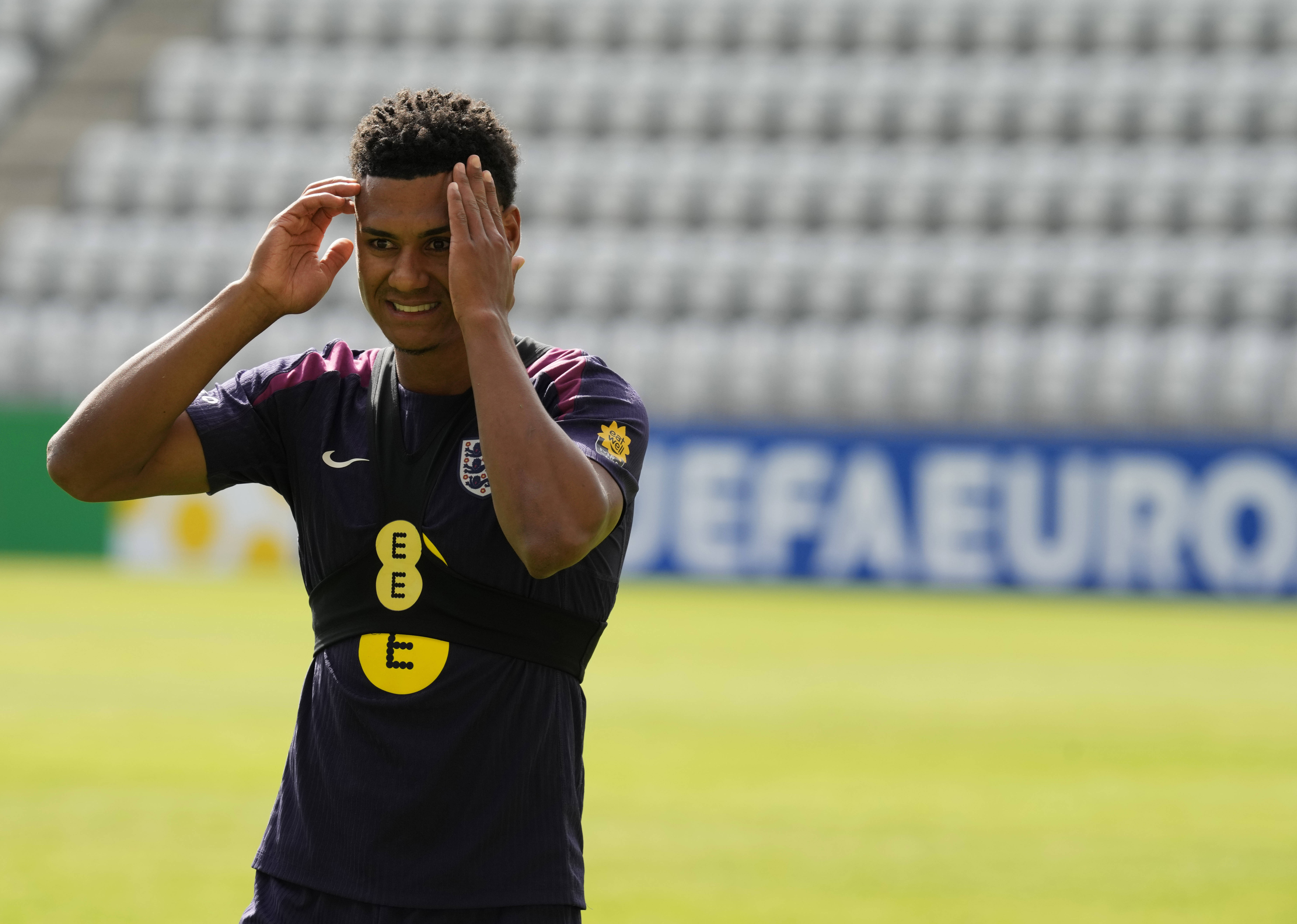 英格兰大胜取得胜利,展现出色表现 英格兰大胜取得胜利,展现出色表现