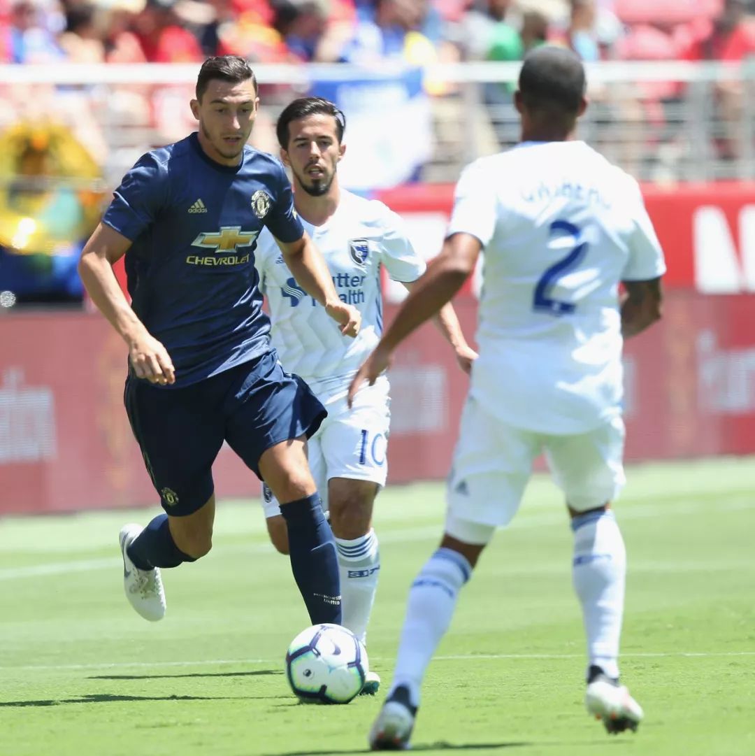 瓦伦西亚铁卫伤退，令人揪心的简单介绍