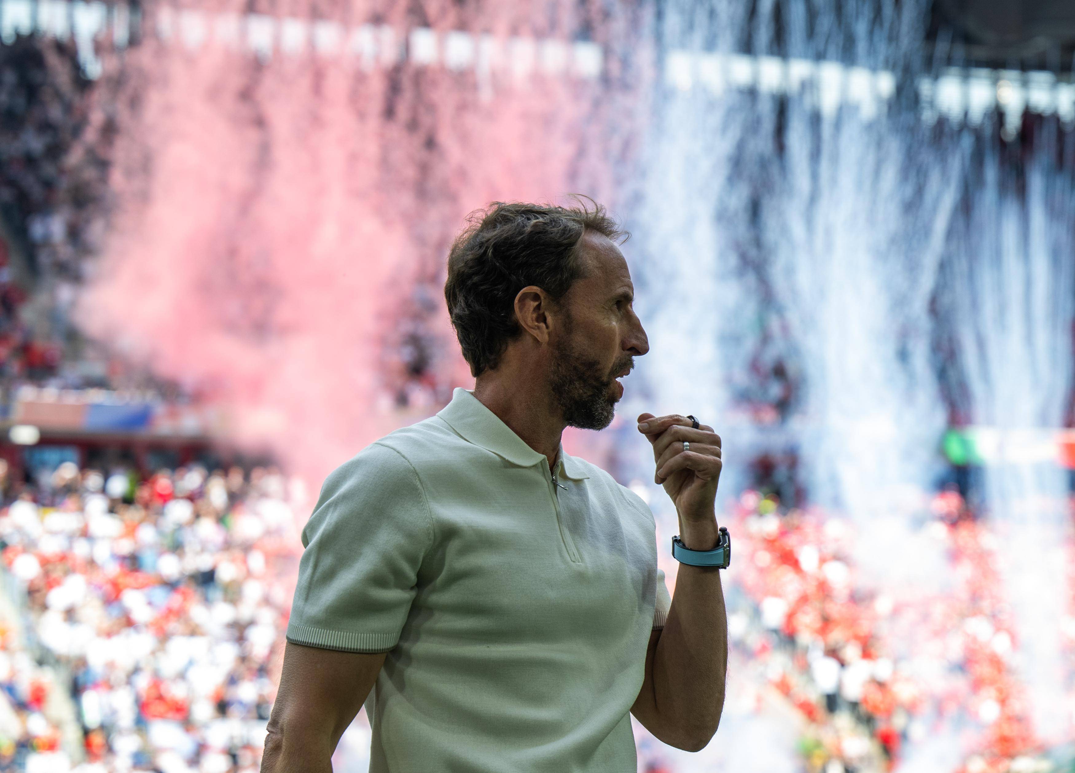 爱游戏亚洲官网-包含荷兰遗憾告别欧洲杯，球员脸上写满失望的词条