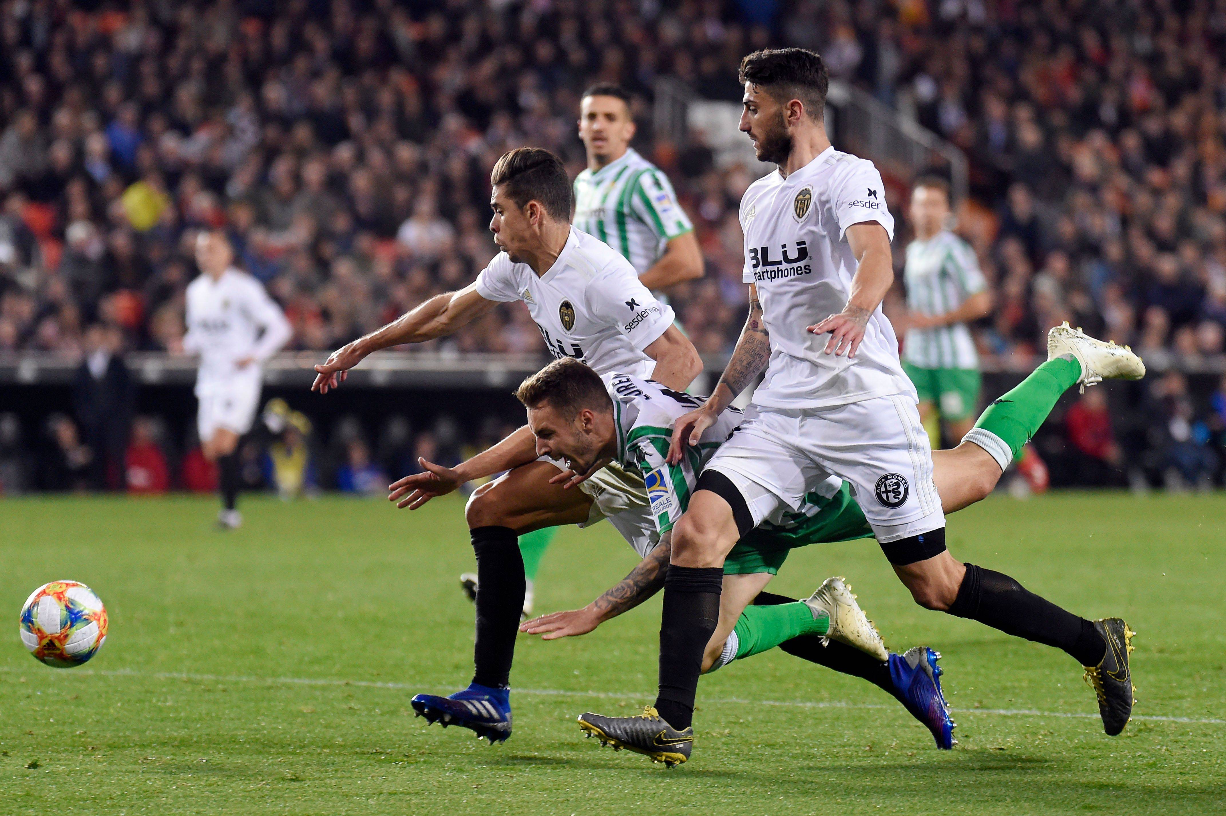 赫塔菲客场惨败巴伦西亚，遭遇连败