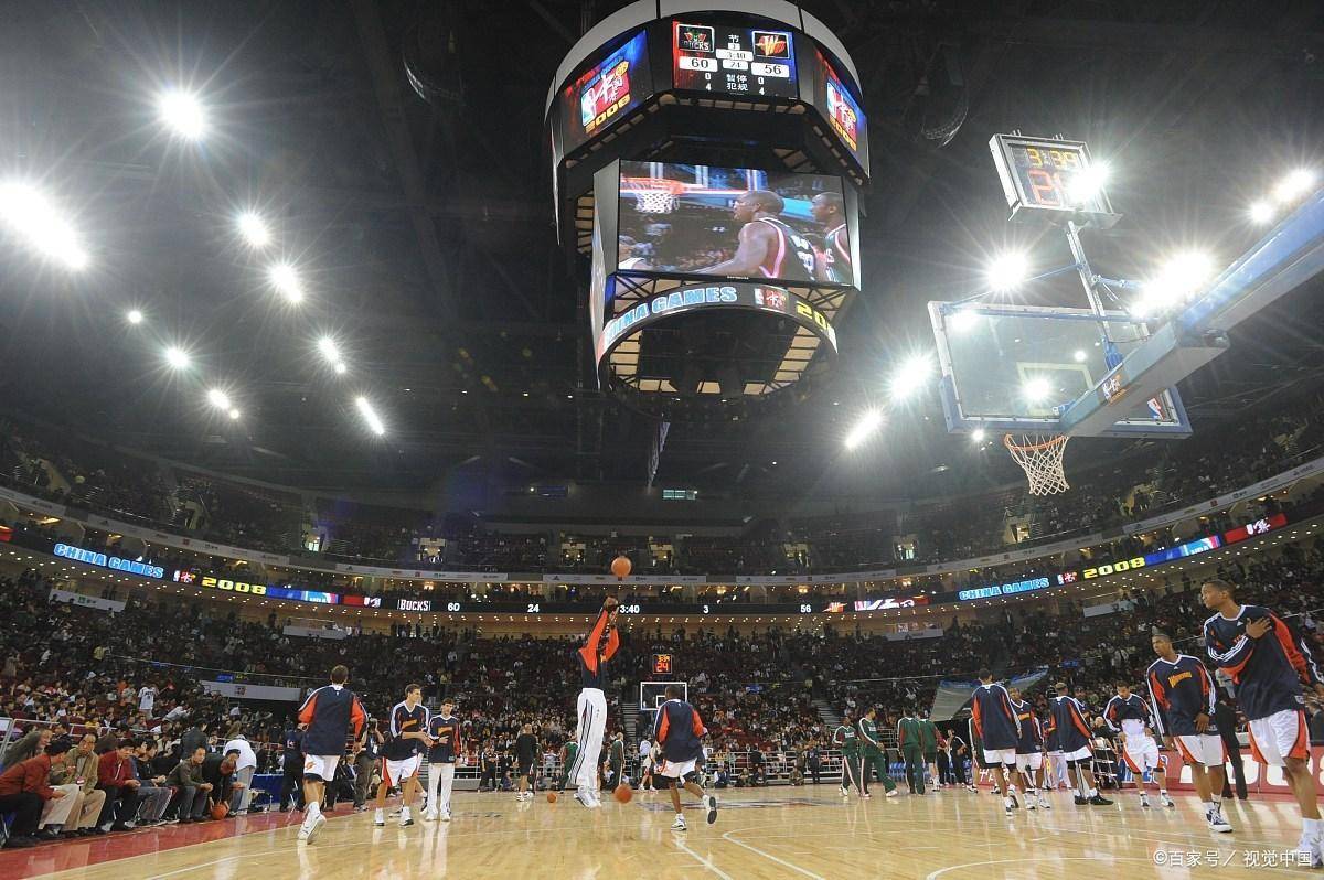 快船队球员集体观看集锦,准备学习对手战术的简单介绍 快船队球员集体观看集锦,准备学习对手战术的简单介绍